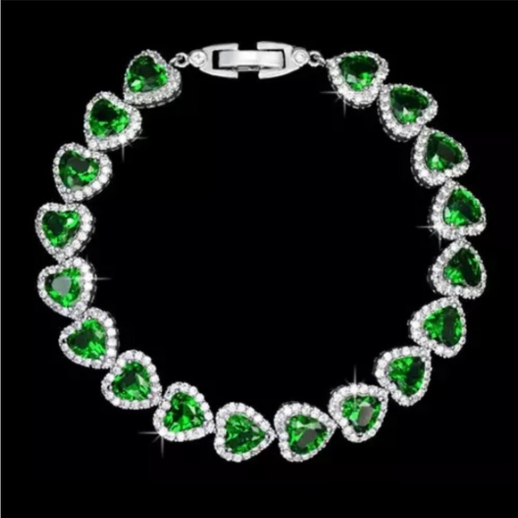 Swarovski Crystals Damisha Heart Bracelet - Picture 7 of 9